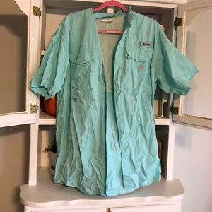 Men’s Columbia shirt